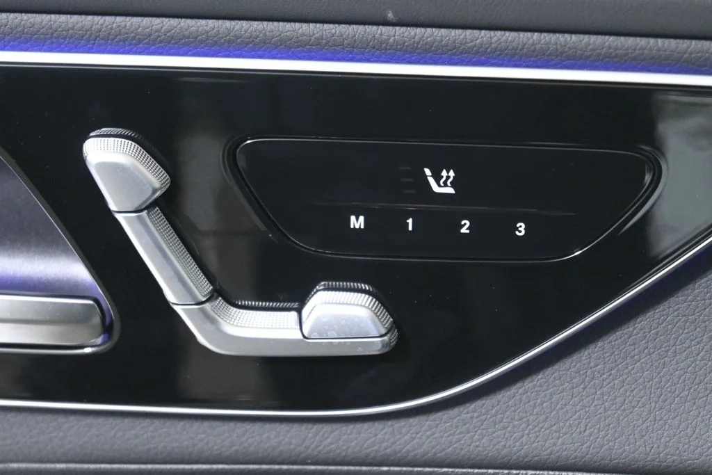 Used 2026 Gray Mercedes-Benz GLC 300 image 25