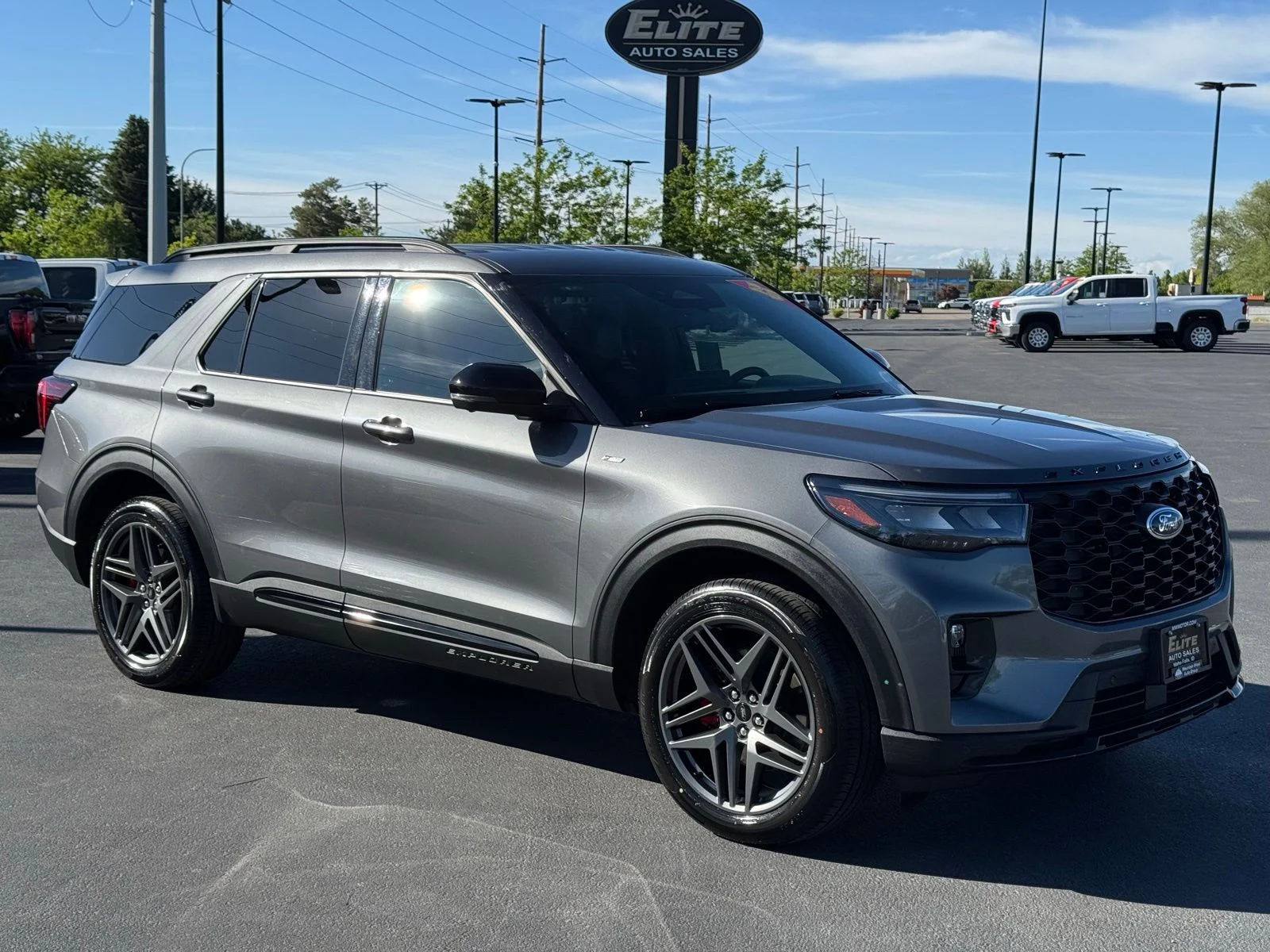 Used 2025 Gray Ford ST-Line image 13