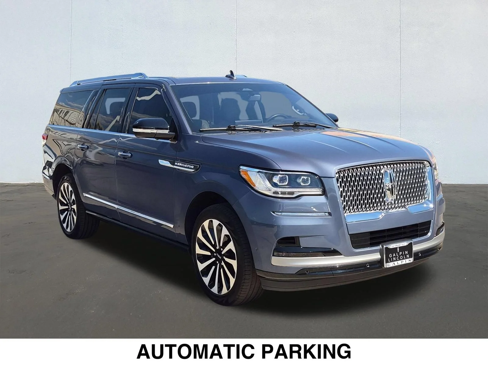 Used 2023 Blue Lincoln Reserve image 3