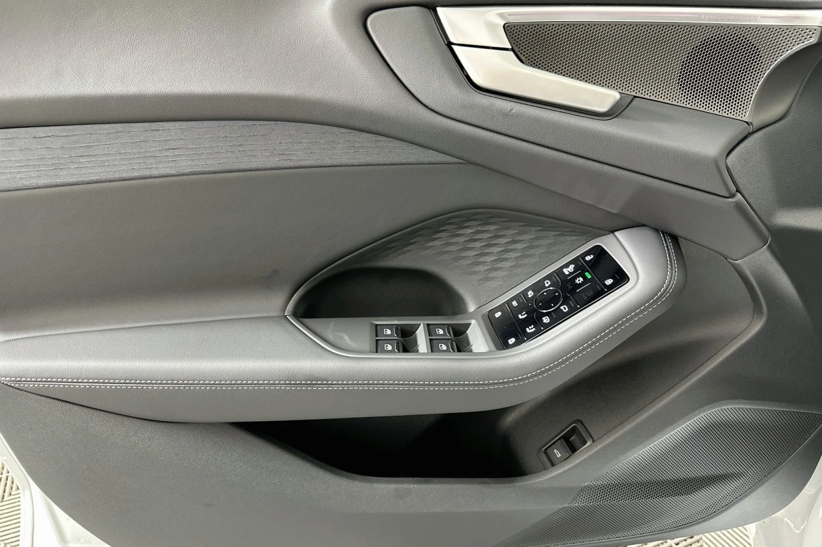 Used 2025 Glacier White Metallic Audi Premium Plus image 21