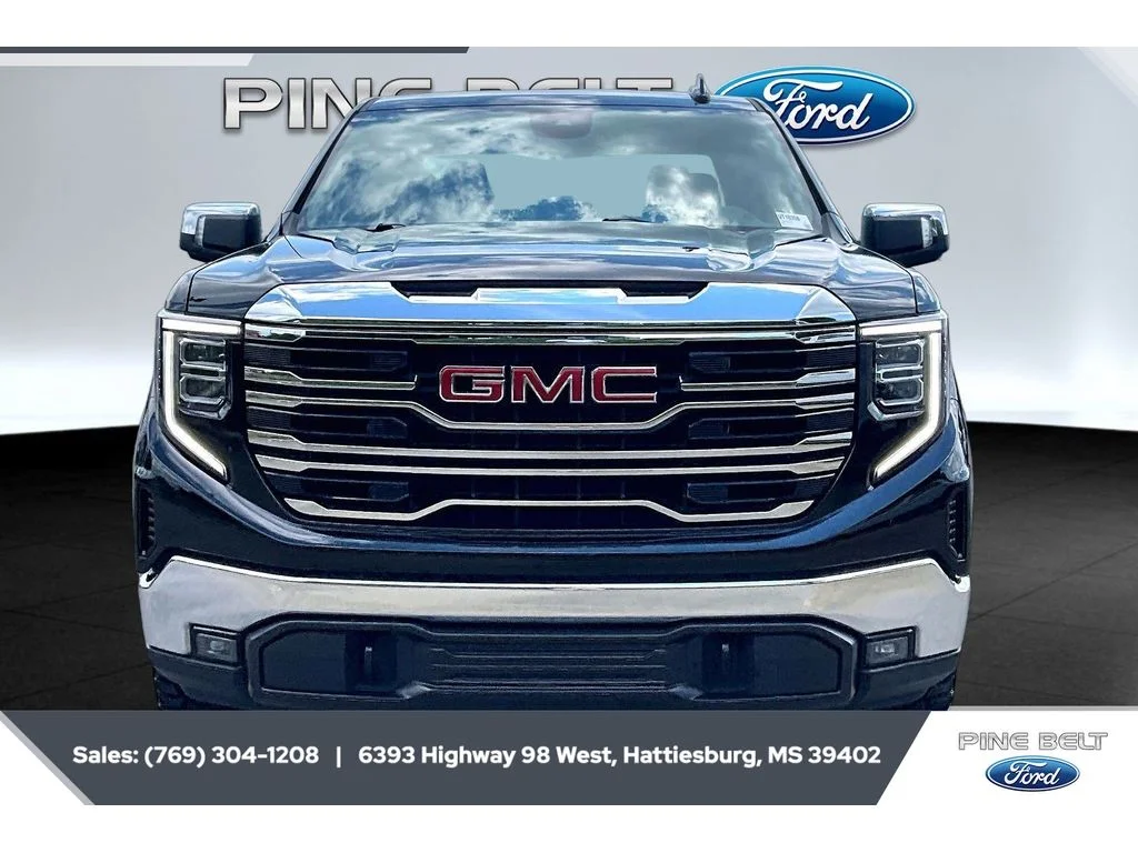 Used 2025 Onyx Black GMC SLT image 3