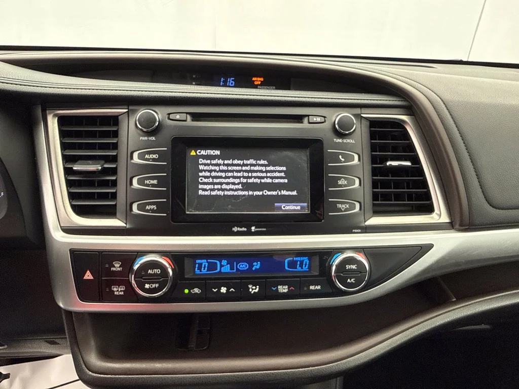 Used 2015 Gray Toyota LE Plus V6 image 20