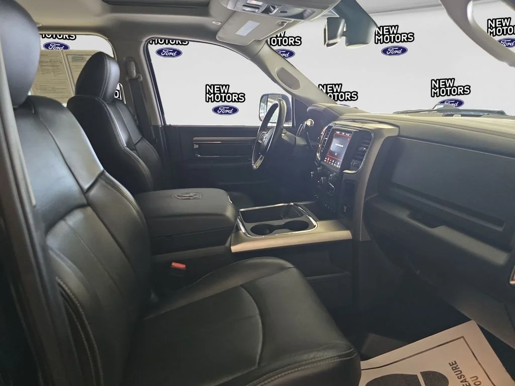 Used 2018 Brilliant Black Crystal Pearlcoat Ram Laramie image 14