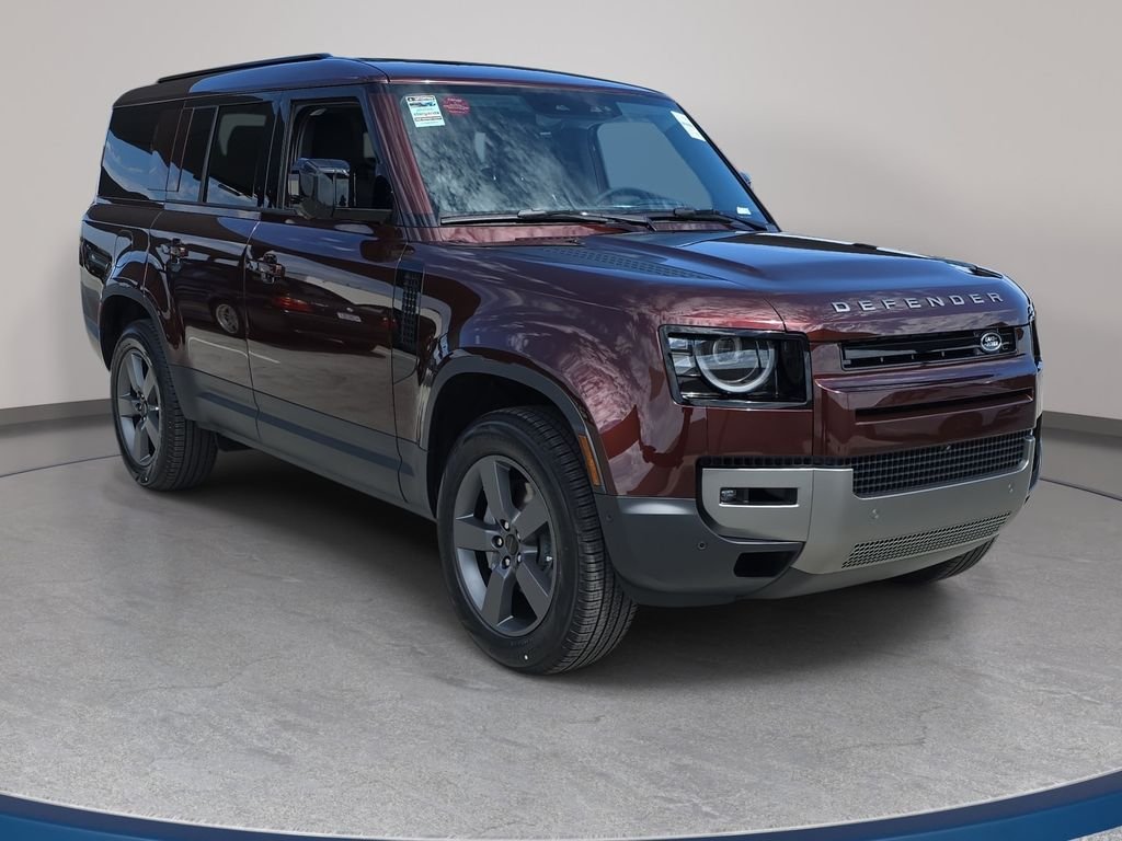 New 2026 Sedona Red Land Rover S image 3