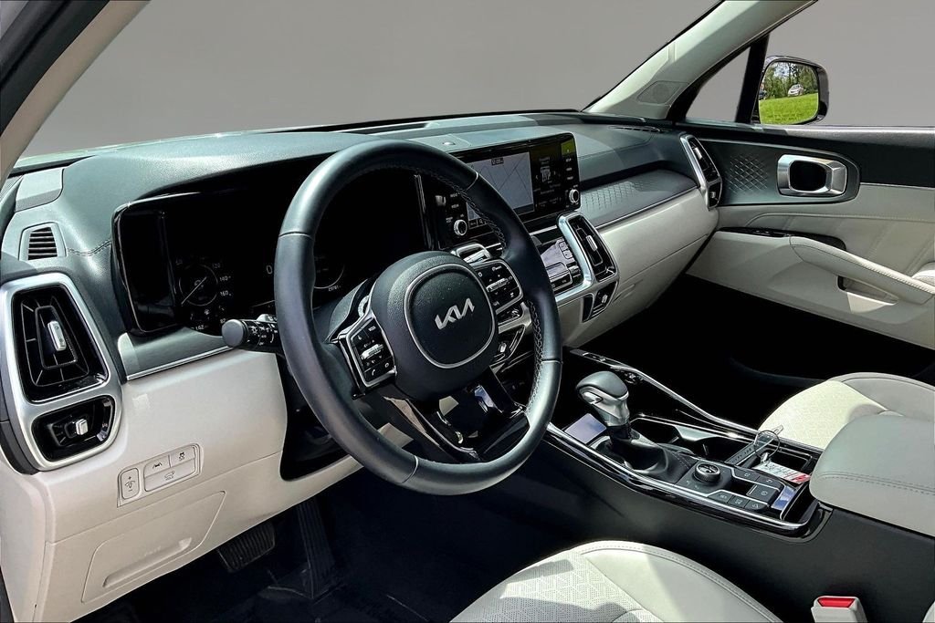 Used 2023 Wolf Gray Kia SX image 16