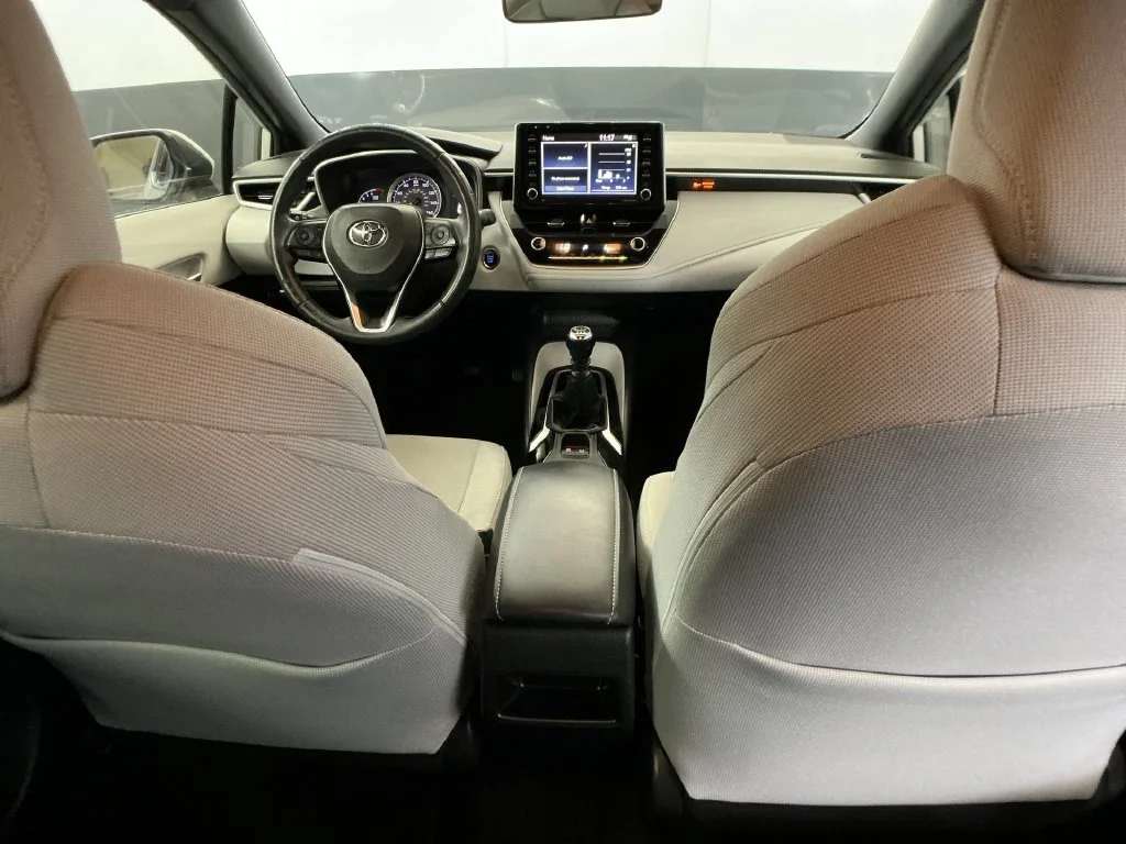 Used 2021 Wind Chill Pearl Toyota SE image 28