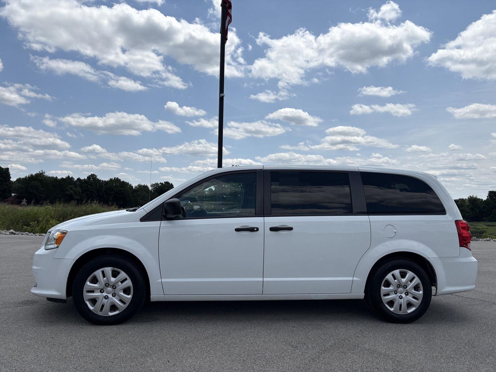 Used 2019 White Knuckle Clearcoat Dodge SE image 17