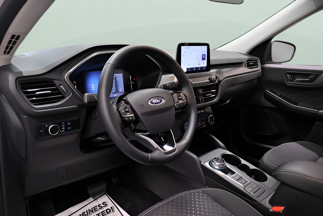 Used 2025 White Ford Active image 9