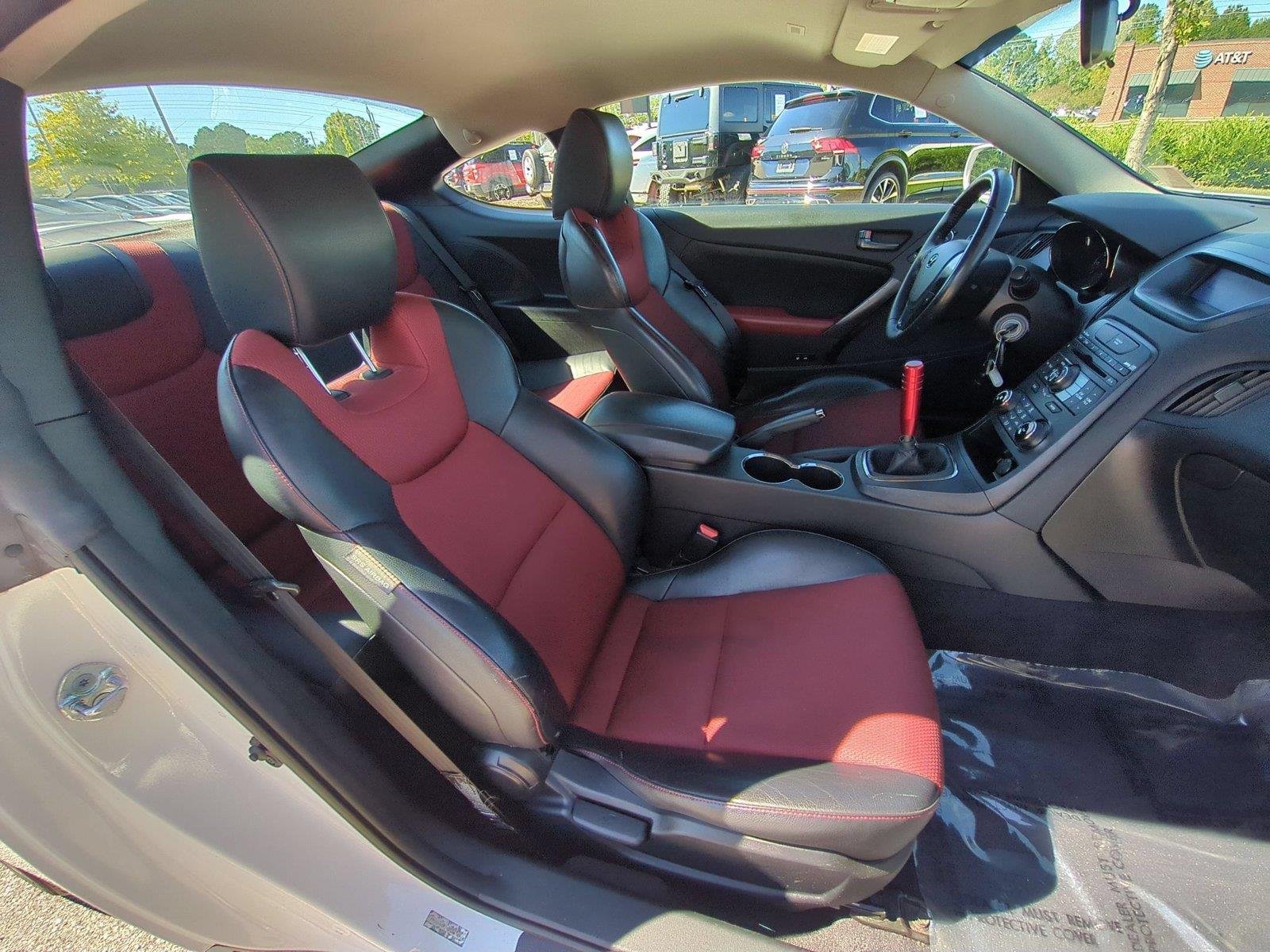 Used 2011 Karussell White Hyundai R-Spec image 29