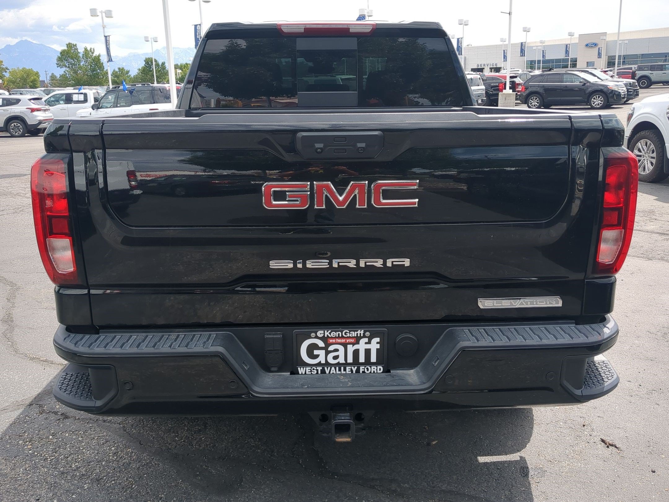 Used 2024 Onyx Black GMC Elevation image 4