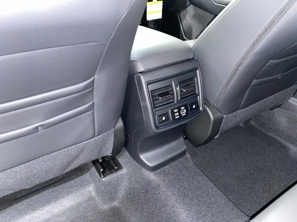 2026 Subaru Outback Limited - Photo 12