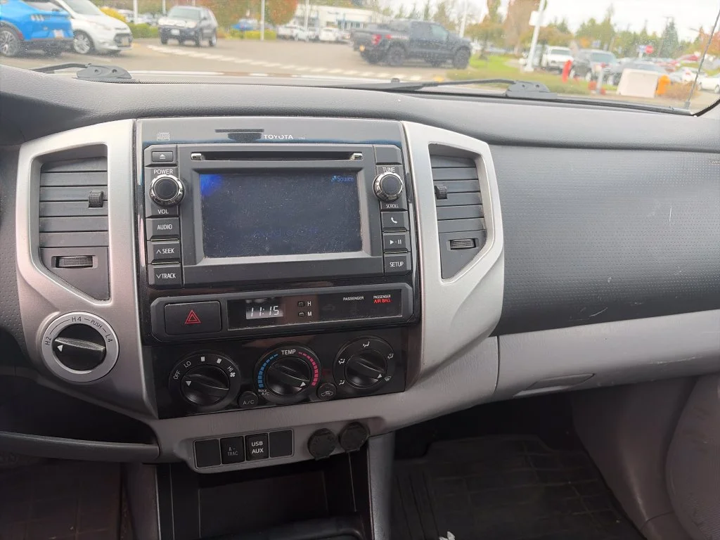 Used 2013 Brown Toyota Base image 23