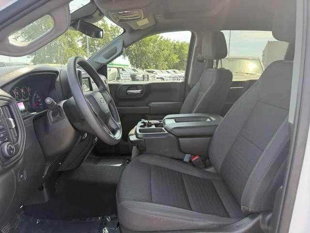 Used 2023 White Chevrolet Custom image 17