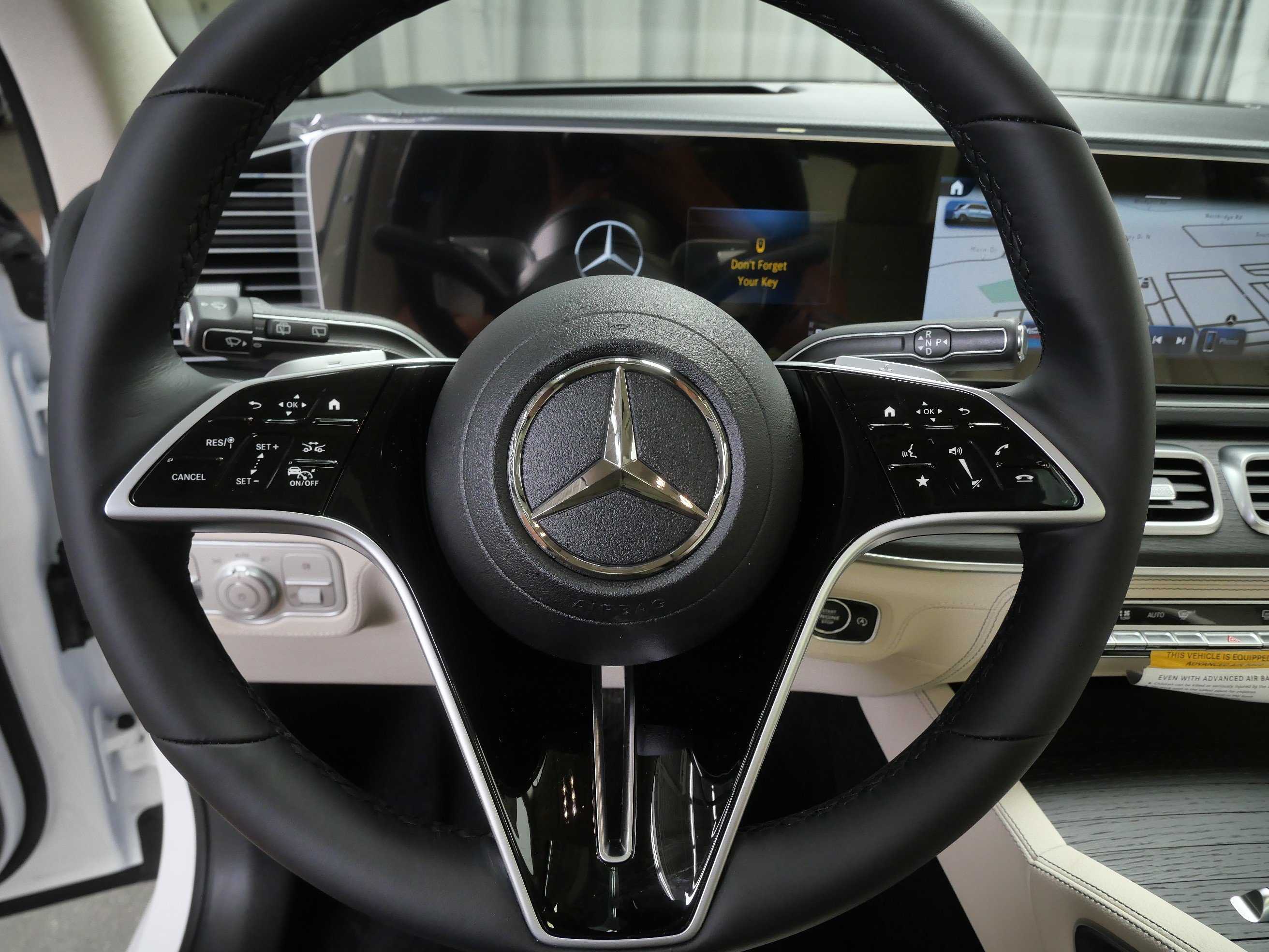 New 2026 Polar White Mercedes-Benz GLE 350 image 13