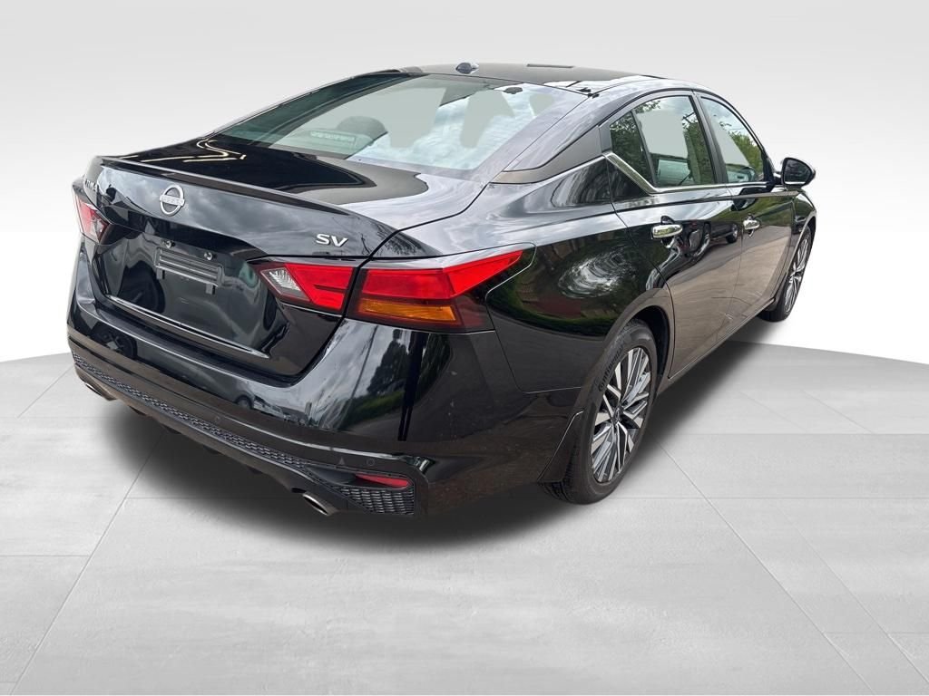 Used 2024 Black Nissan 2.5 SV image 8