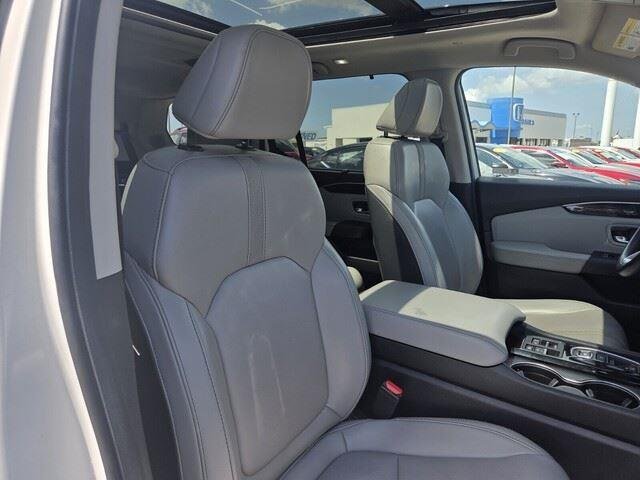 Used 2025 Platinum White Pearl Honda Touring image 30