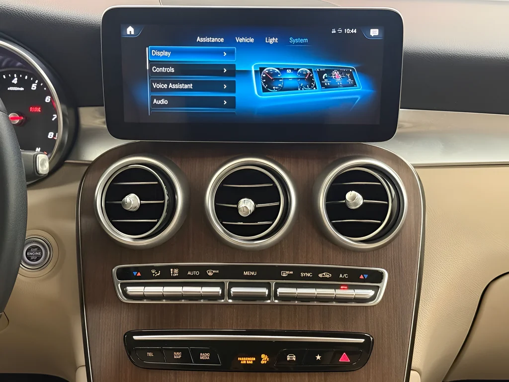 Used 2020 Gray Mercedes-Benz GLC 300 image 26