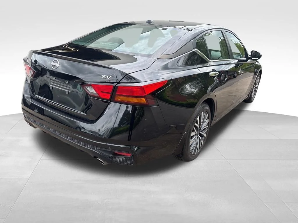 Used 2024 Black Nissan 2.5 SV image 8
