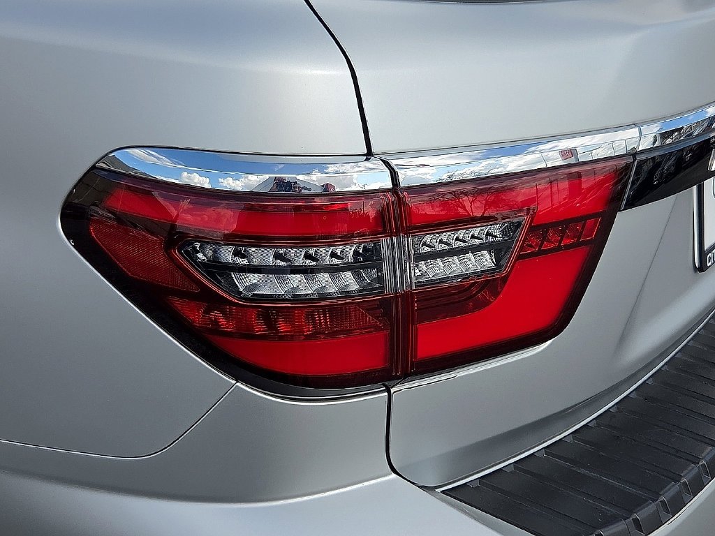 Certified Used 2024 Silver Nissan SL image 9