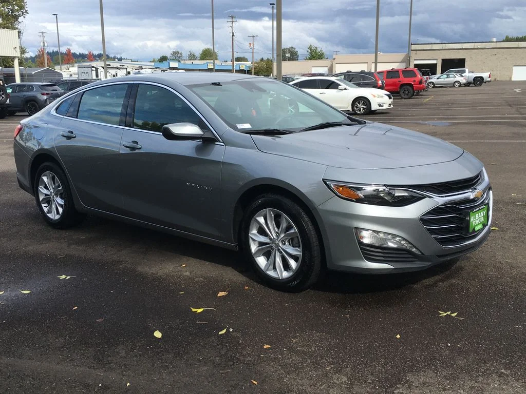 Used 2025 Gray Chevrolet LT image 9