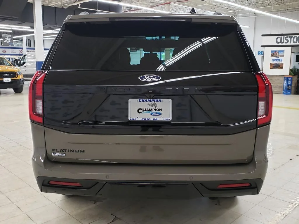 New 2027 Marsh Gray Ford Platinum image 7