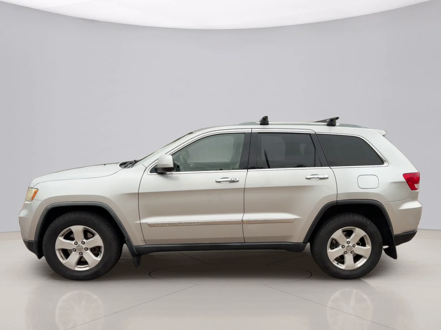 Used 2012 Gray Jeep LAREDO 4WD image 8