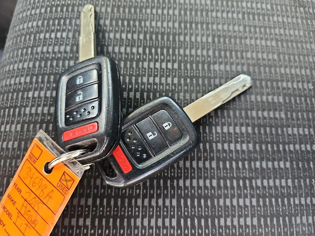 Used 2015  Honda LX image 33