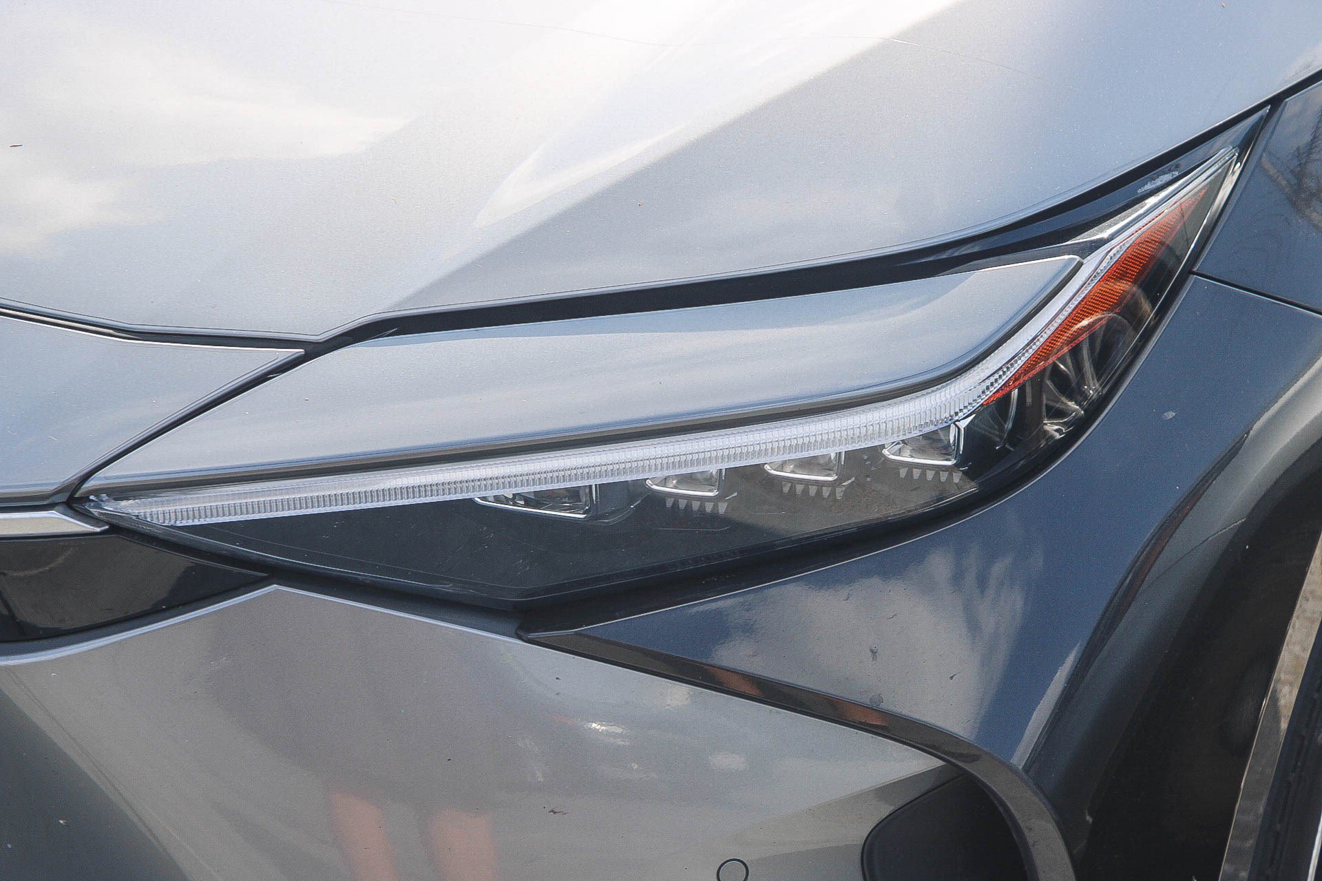 Used 2023 Heavy Metal w/Black Roof Toyota XLE image 5