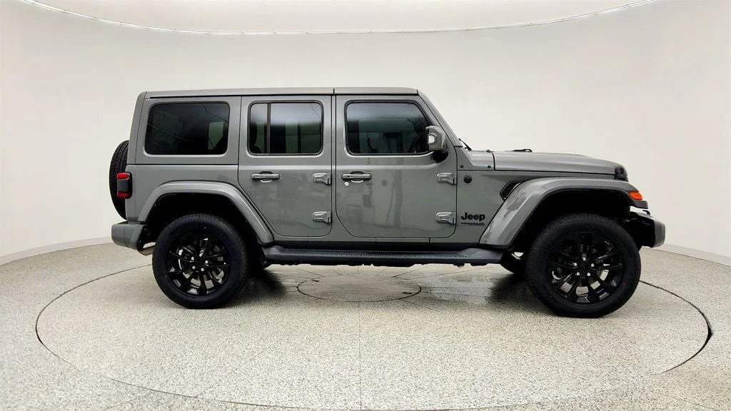 Used 2022 Sting-Gray Clearcoat Jeep Unlimited High Altitude 4x4 w/ Cold Weather Package image 4