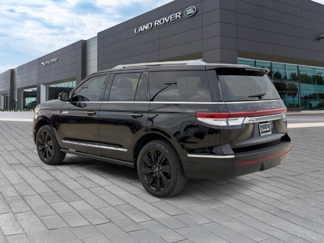 Used 2023 Black Lincoln Reserve image 3