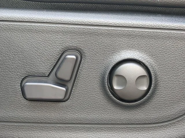 2026 RAM 1500 Rebel - Photo 23