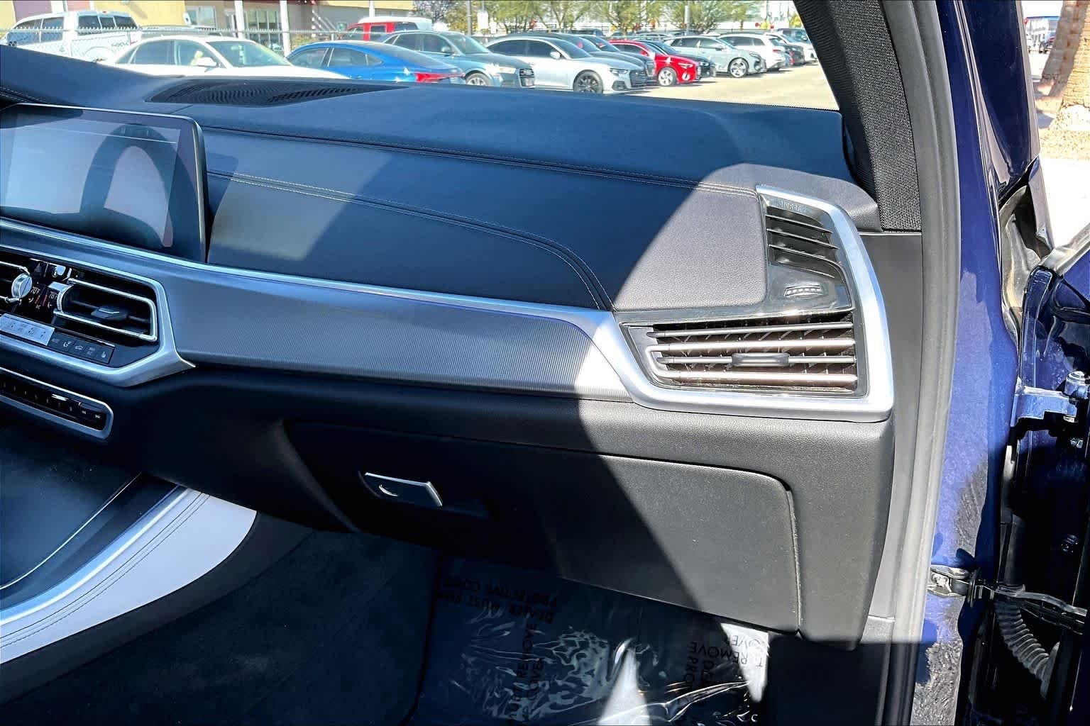 Used 2023 Phytonic Blue Metallic BMW sDrive40i image 18