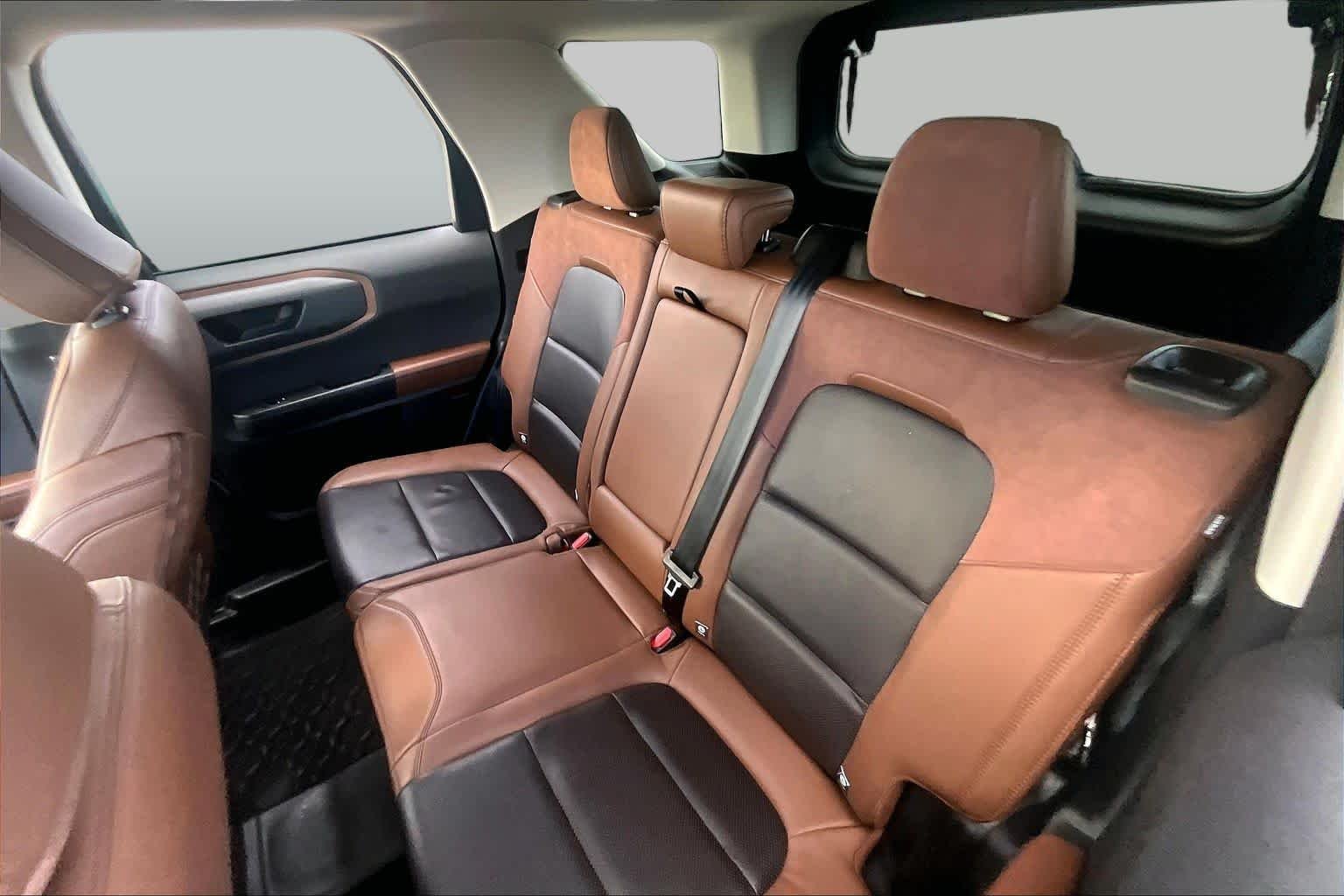 Used 2023 Cactus Gray Ford Badlands image 19