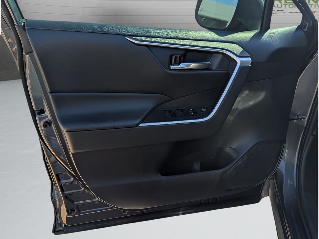 Used 2020 Magnetic Gray Metallic Toyota XLE image 13