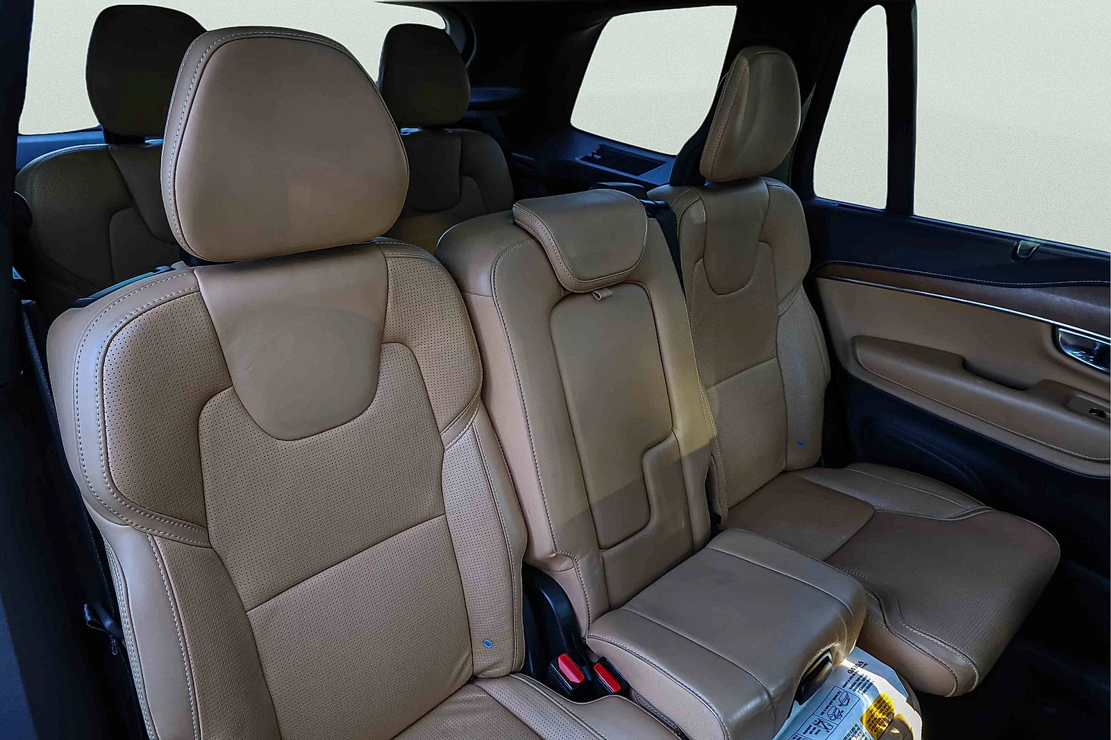 Used 2018  Volvo Inscription image 23