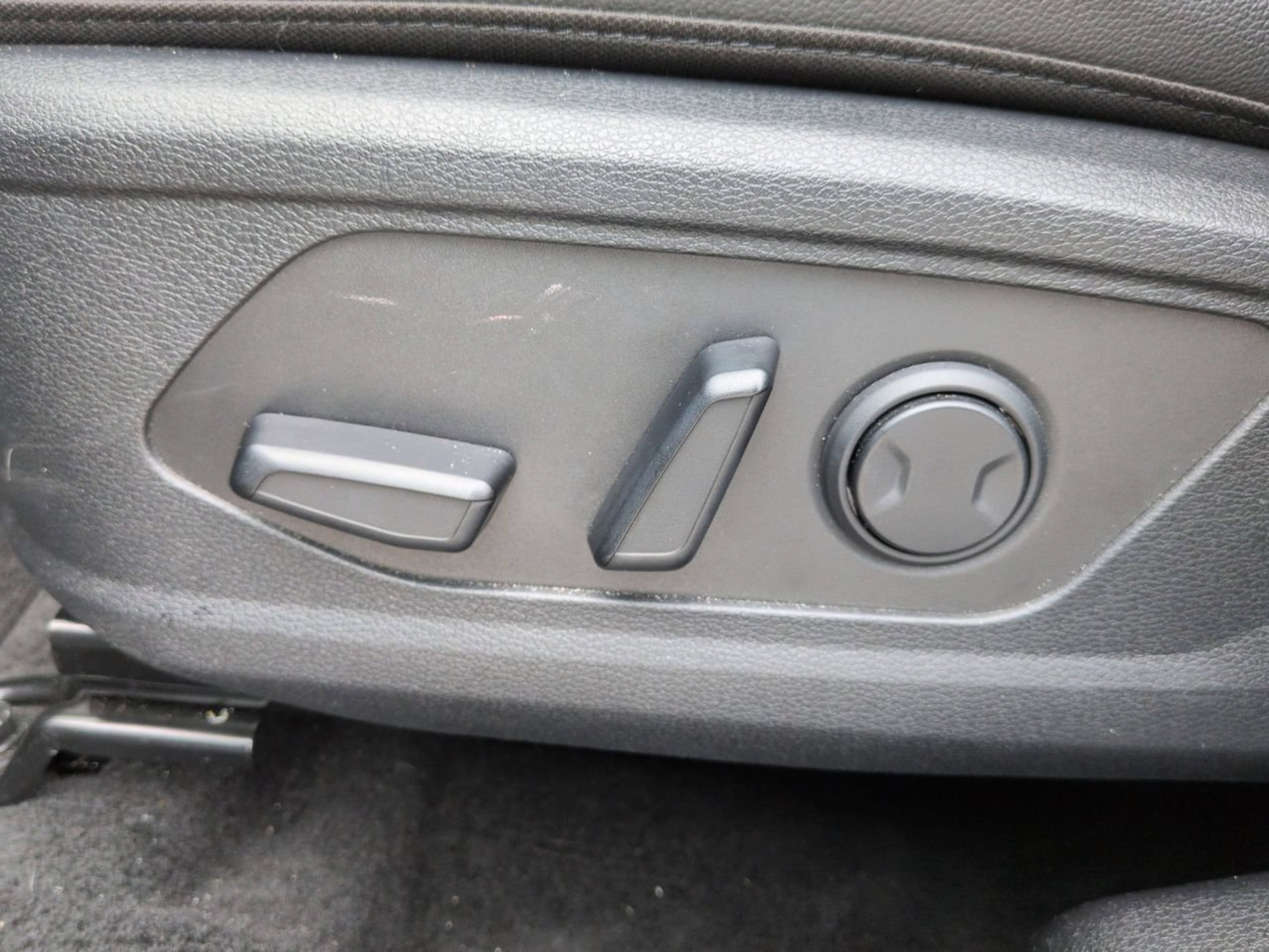 Certified Used 2025 Ebony Black Kia EX image 18