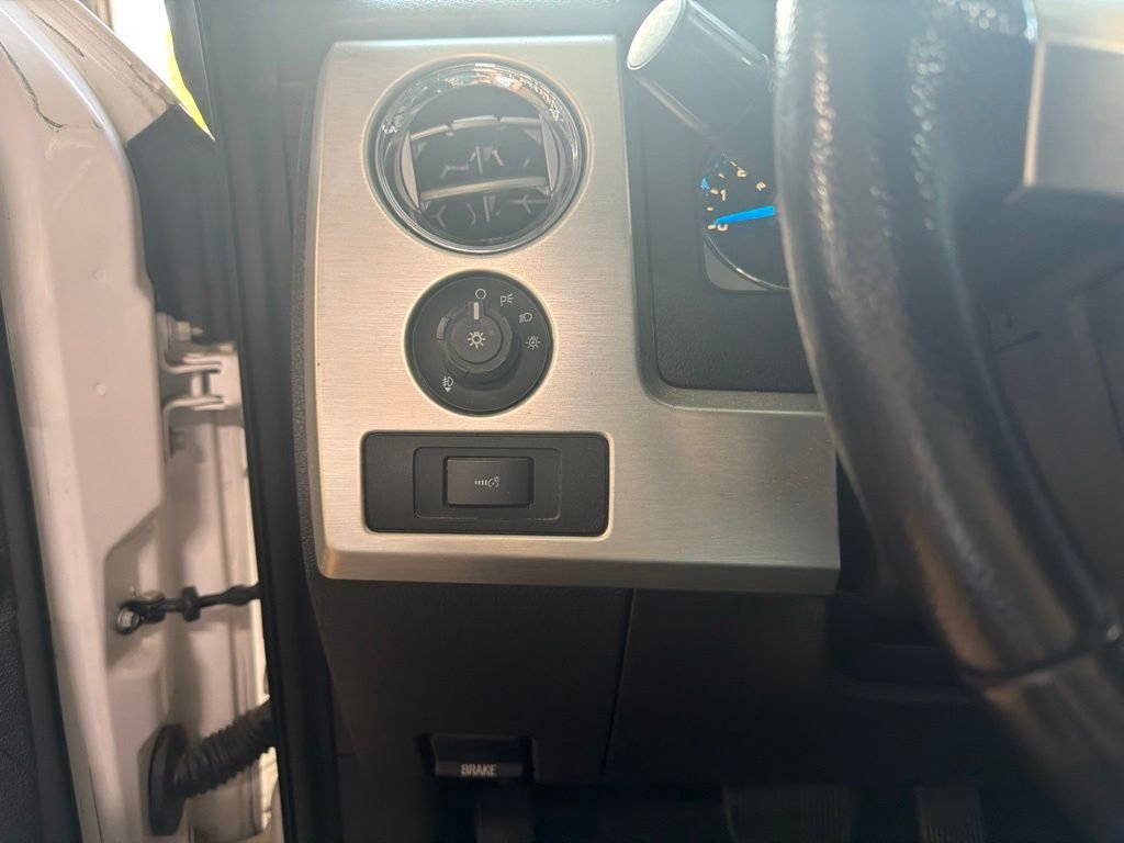 Used 2013 White Ford Platinum image 15