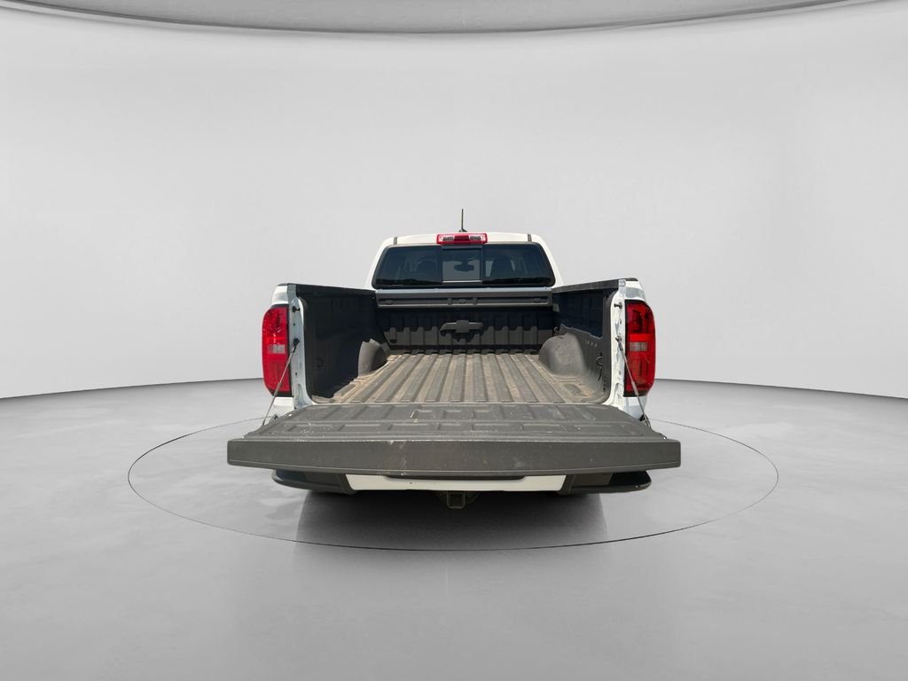 Used 2022 White Chevrolet Z71 image 19