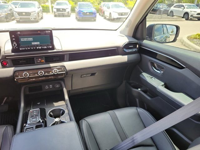 Used 2025 Crystal Black Pearl Honda Touring image 20
