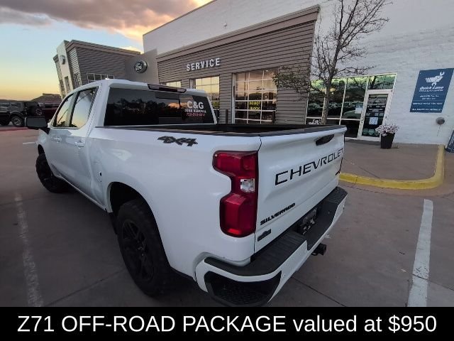 Used 2025 White Chevrolet RST image 9
