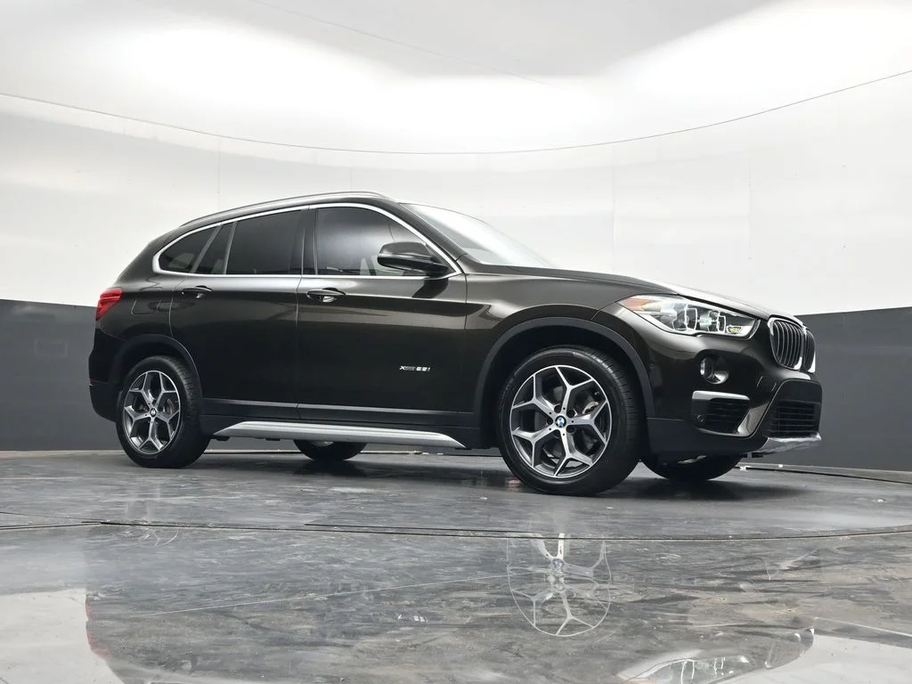 Used 2017 Dark Olive Metallic BMW xDrive28i image 31