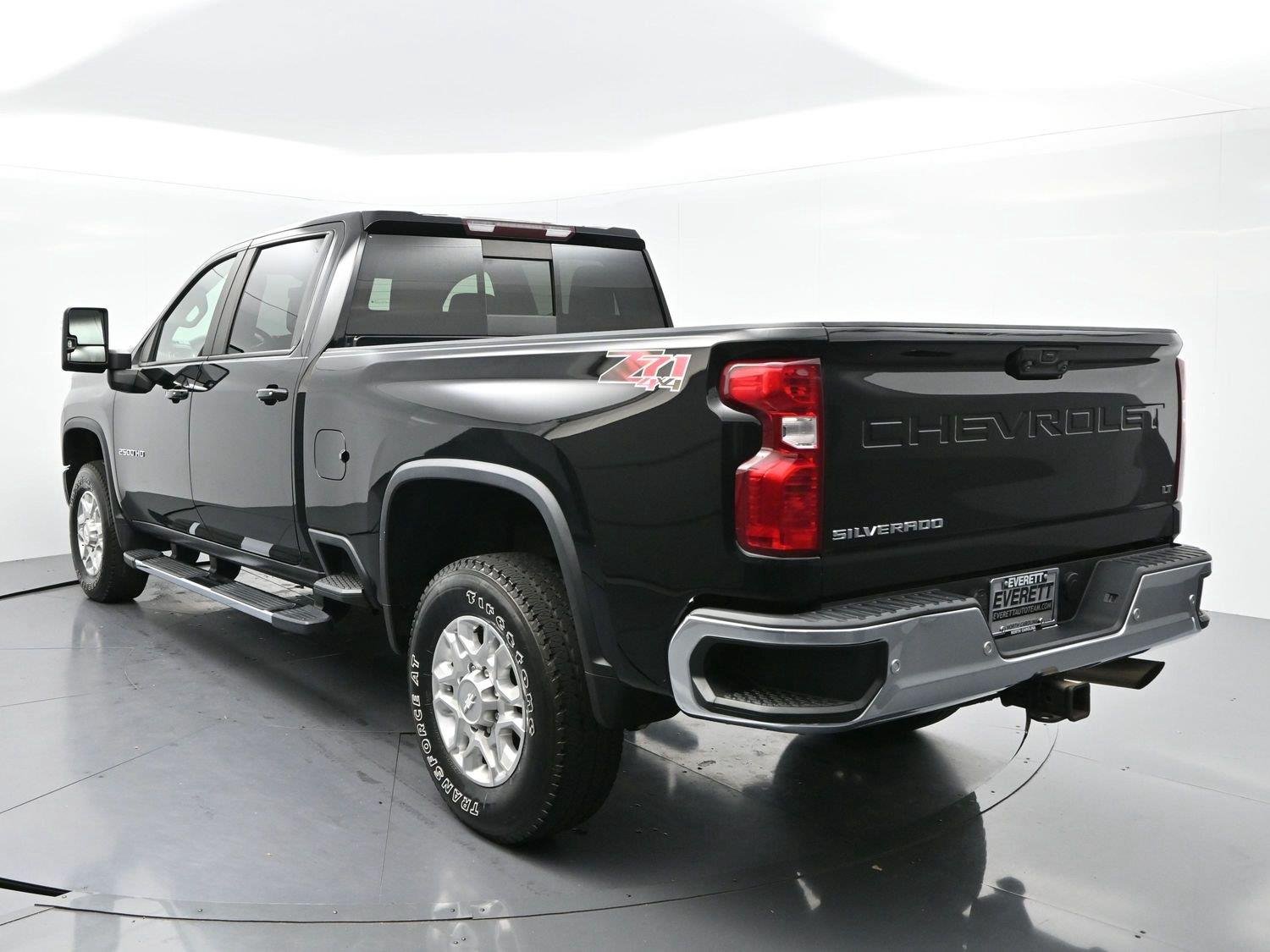 Used 2020 BLACK Chevrolet LT image 6