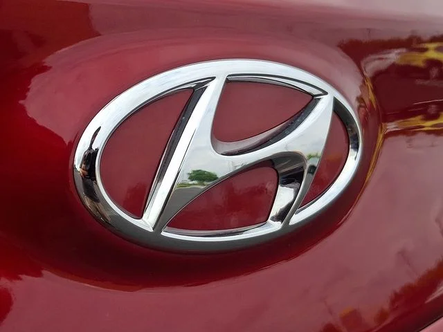 Used 2023 Red Hyundai SEL image 30