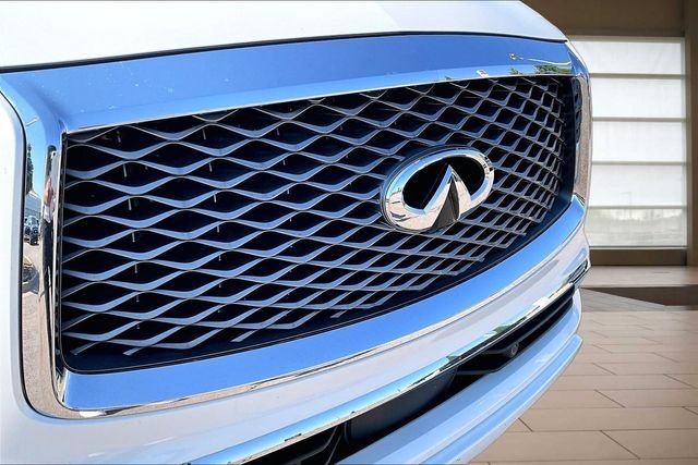 Used 2021 White INFINITI Sensory image 28