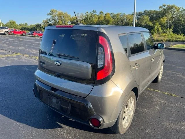 Used 2016 Gray Kia Plus image 3