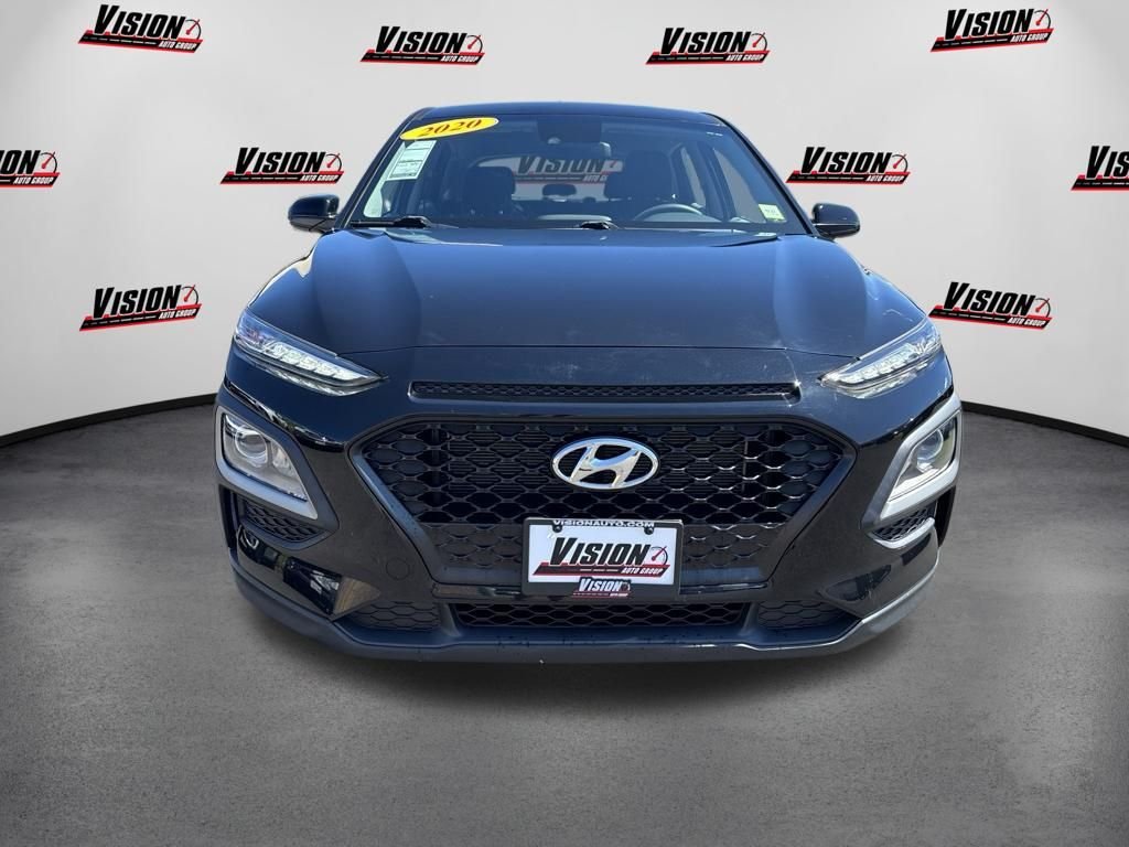 Used 2020 Black Hyundai SE image 7