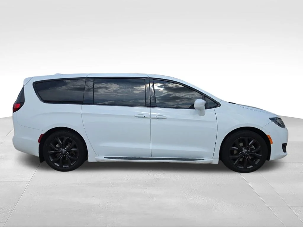 Used 2020 White Chrysler Touring image 8