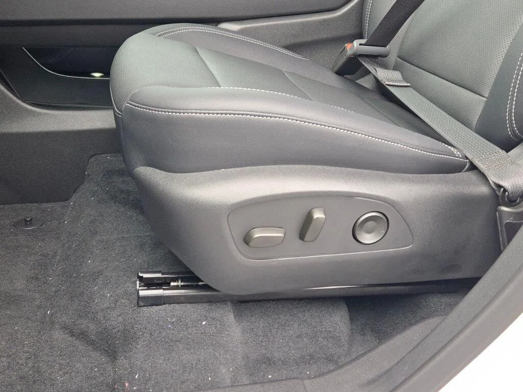 2026 Chevrolet Traverse LT - Photo 25