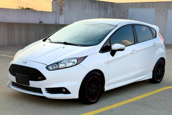 Used 2015 White Ford SE image 15