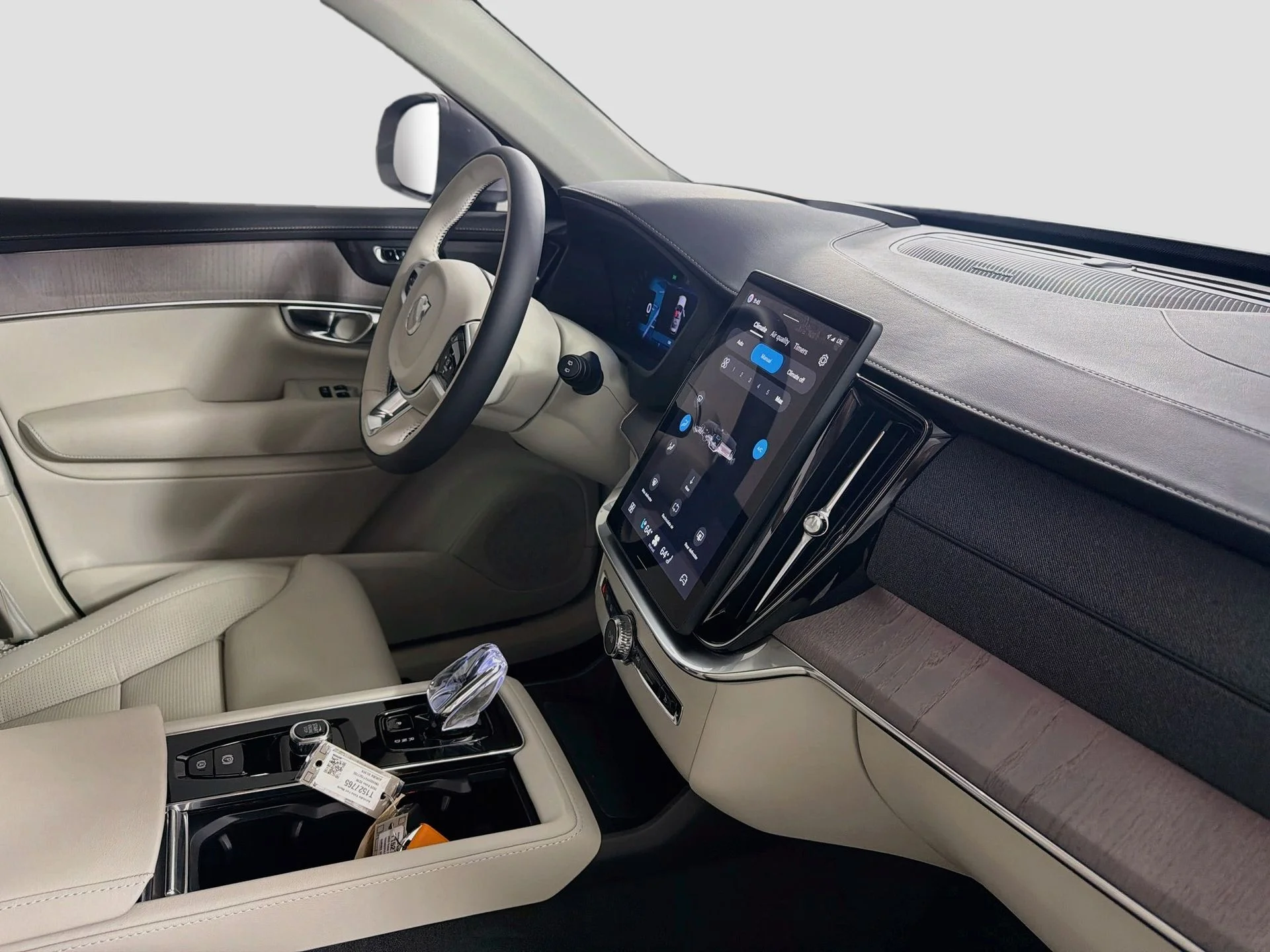 New 2026 Aurora Silver Volvo Ultra image 32